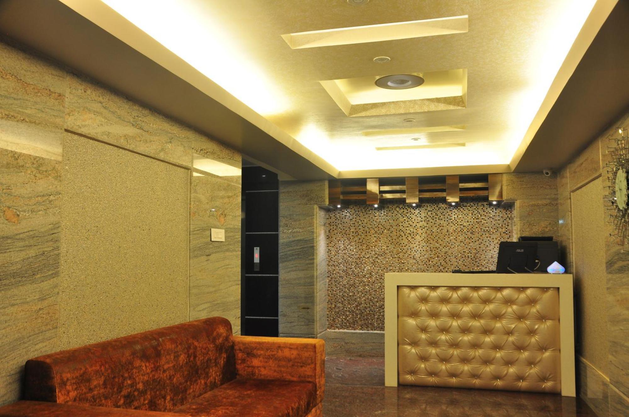 Hotel Awesome Palace Guváhátí Exteriér fotografie
